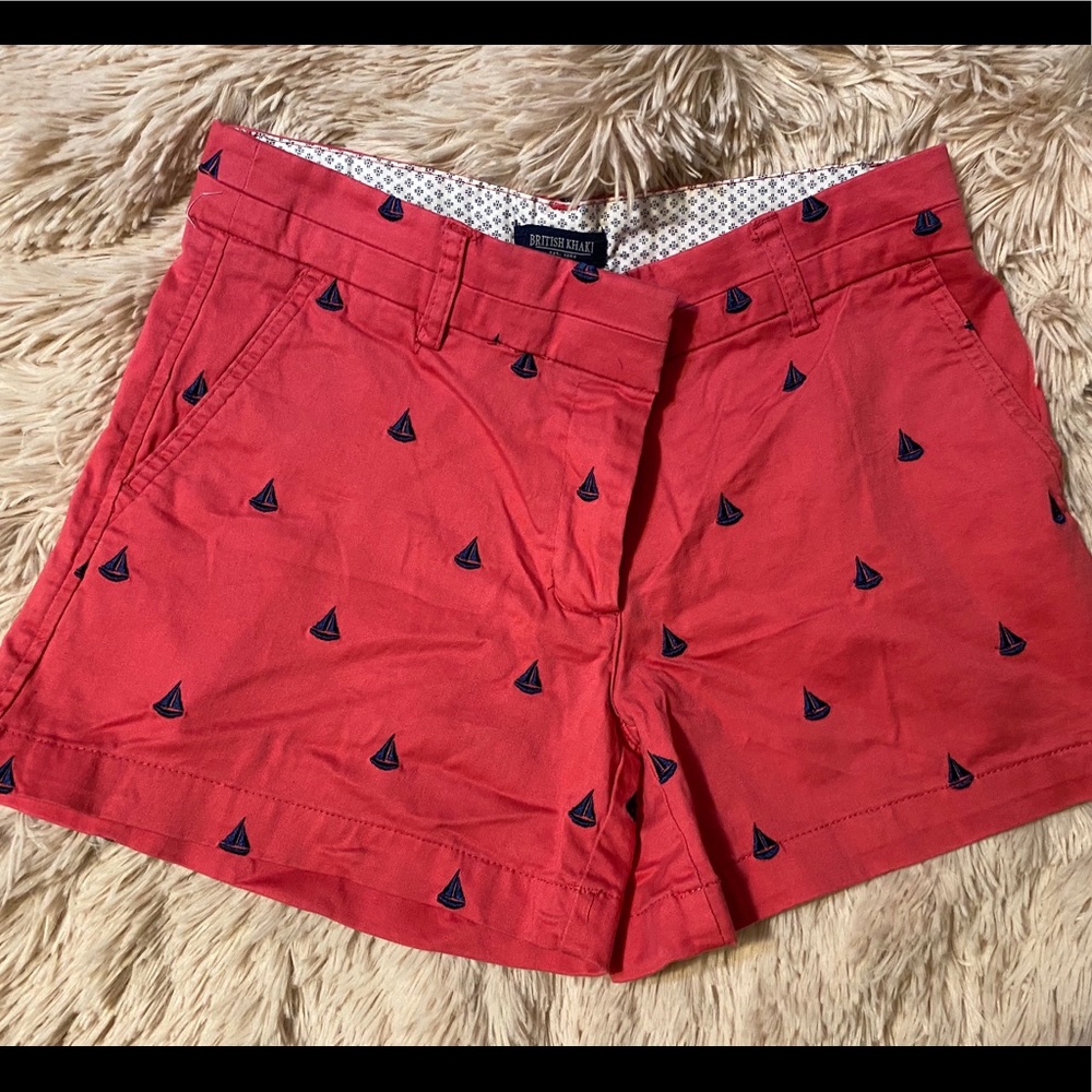 British Khaki Red Shorts w/ Blue Sailboats, Sz 2